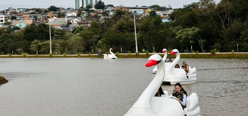 Parque Edir de Marco conta com pedalinho