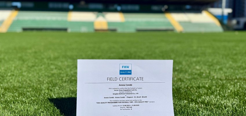 Gramado da Arena Condá recebe selo FIFA de qualidade