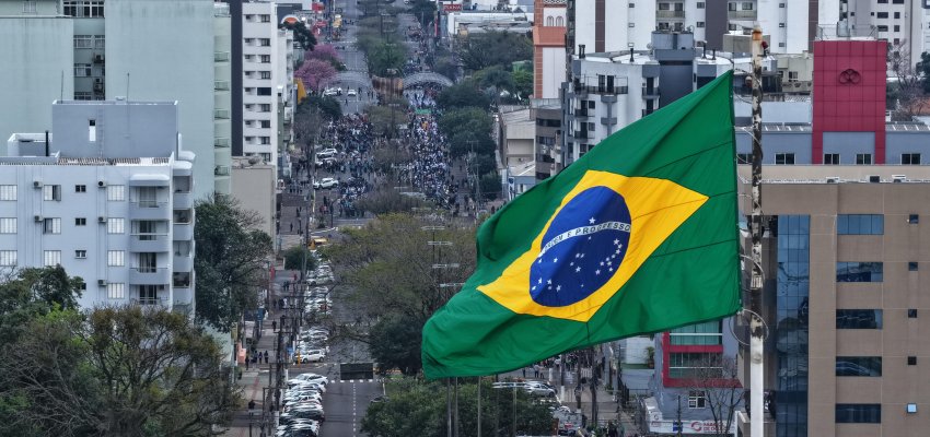 Desfile Cívico reúne dez mil pessoas em Chapecó