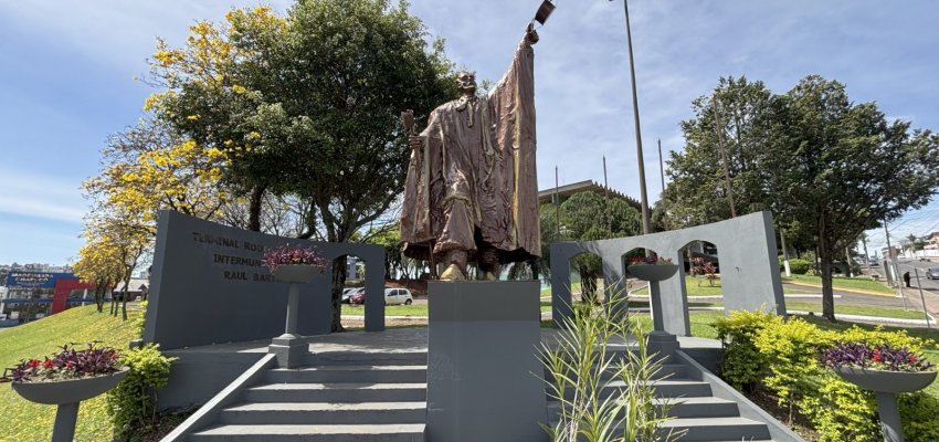 Monumento O Viajante é restaurado e devolvido à comunidade de Chapecó