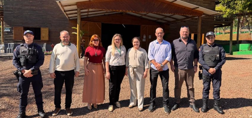 Programa Mão Amiga recebe visita de desembargadora