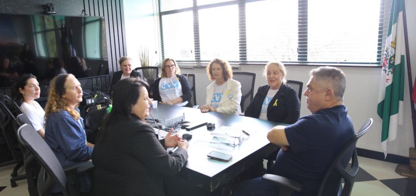 Setembro amarelo: voluntárias do CVV divulgam serviço gratuito