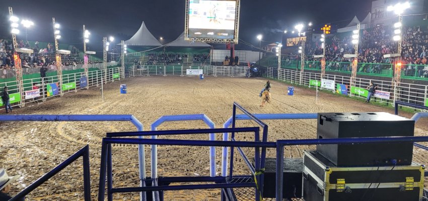 Rodeio da Efapi do Brasil re&uacute;ne competidores de todo o pa&iacute;s e emociona p&uacute;blico na arena