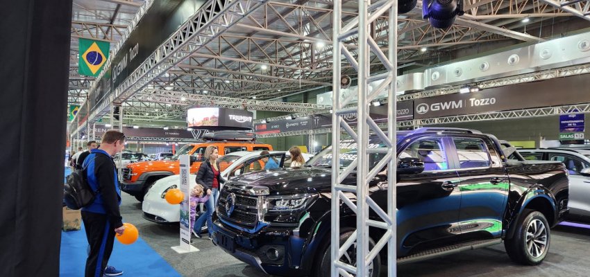 Efapi do Brasil movimenta o comércio e acelera negócios no Salão do Automóvel