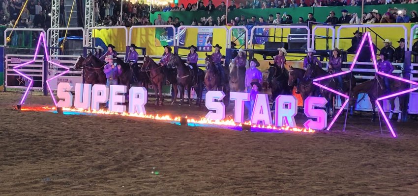 Rodeio da Efapi do Brasil consagra campeões e encerra a feira com emoção e casa cheia