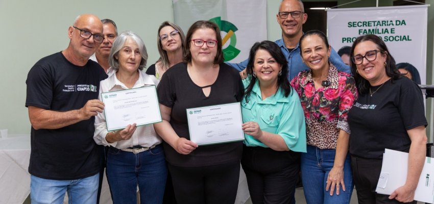 Oportuniza Chapec&oacute; entrega certificados de conclus&atilde;o de cursos 