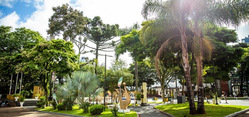 Praça Coronel Bertaso será fechada até o dia 21 de novembro para instalação da decoração natalina