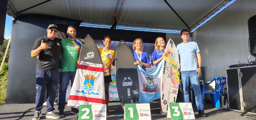 surf abre a 64ª edição dos Jogos Abertos de Santa Catarina na Praia Mole