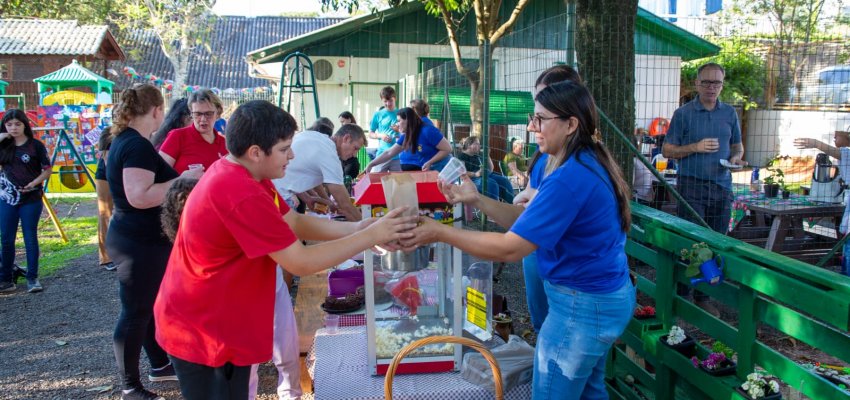 CEIM Leãozinho promove piquenique que resgata brincadeiras que marcaram gerações