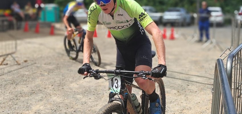 Chapec&oacute; conquista novas medalhas e avan&ccedil;a nas semifinais da OLESC em Brusque