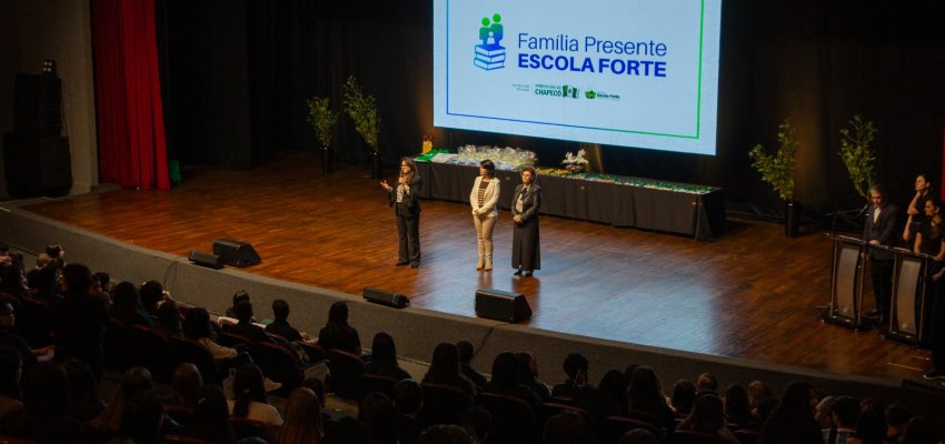 Projeto �Fam&iacute;lia Presente: Escola Forte� re&uacute;ne mais de 1.600 pessoas em noite de reflex&atilde;o e afeto