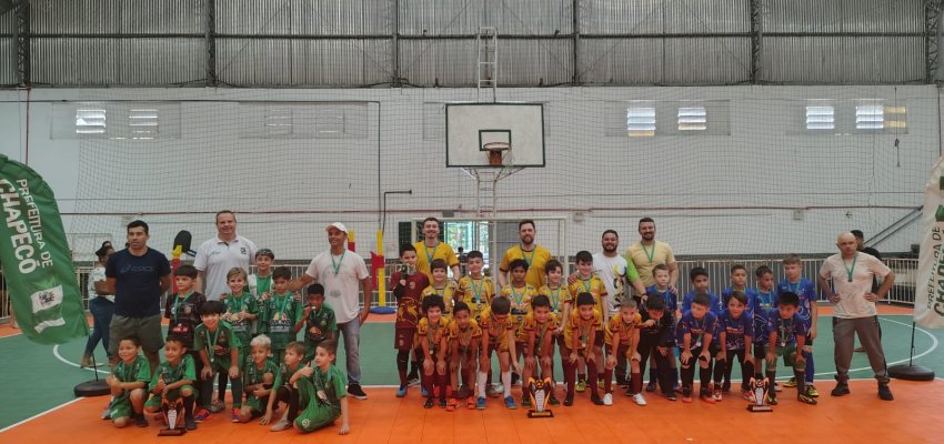 Finais do Municipal de Futsal de Base movimentam o Gin&aacute;sio Geraldo Moura em Chapec&oacute;