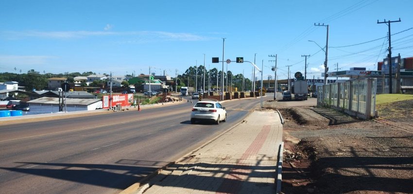 Lombadas eletrônicas vão substituir lombadas físicas na avenida Irineu Bornhausen