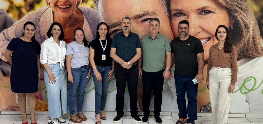 Comitiva de Concórdia conhece programa Mão Amiga e serviços de Saúde Mental de Chapecó 