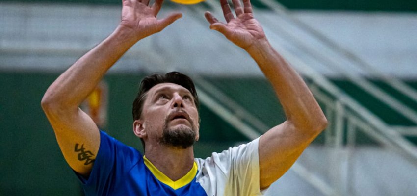 Atleta campe&atilde;o da Superliga participa do Municipal de Voleibol