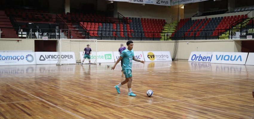 Chape Futsal luta por vaga inédita à final da Série Ouro