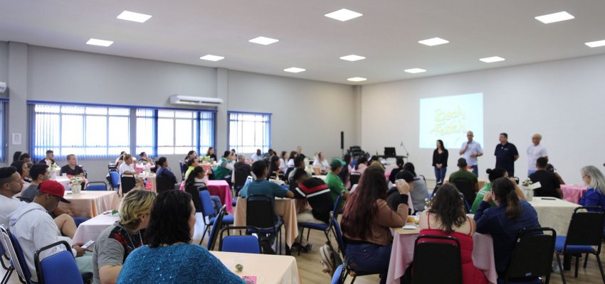 Prefeitura de Chapecó reúne 60 bolsistas do programa Frentes de Trabalho