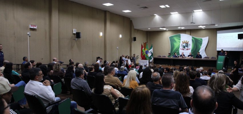 Prefeitura de Chapecó realiza homenagem aos servidores com 30 anos de serviço público