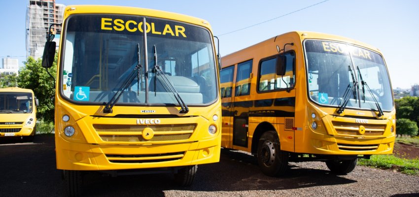 Prefeitura adquire frota de ve&iacute;culos novos para secretaria de Educa&ccedil;&atilde;o 