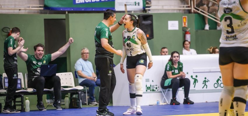 Prefeitura de Chapec&oacute;/ACV/Unoesc recebe a Pinhalense pela Superliga B