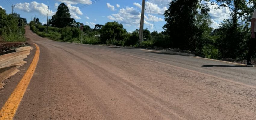 Asfalto no interior: Trecho da EMC 280 est&aacute; na fase final de obras