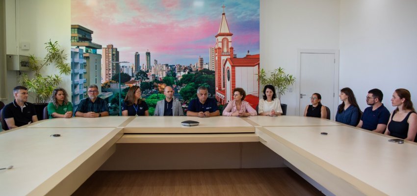 Conselheiros assumem mandato no Conselho Municipal de Educa&ccedil;&atilde;o em Chapec&oacute;