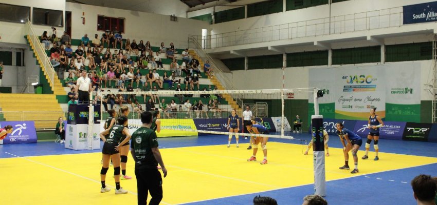 Prefeitura de Chapec&oacute;/ACV/Unoesc supera o Recife V&ocirc;lei e se classifica para os playoffs