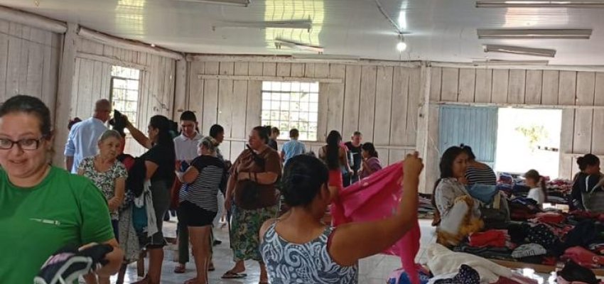 Central de Doa&ccedil;&otilde;es realizou a primeira feira de roupas do ano
