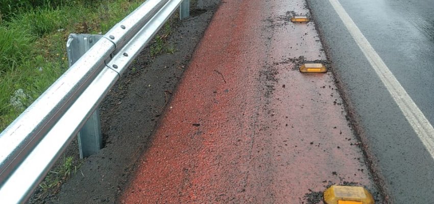 Prefeitura instala 2 mil metros de defensas met&aacute;licas para melhorar seguran&ccedil;a das vias