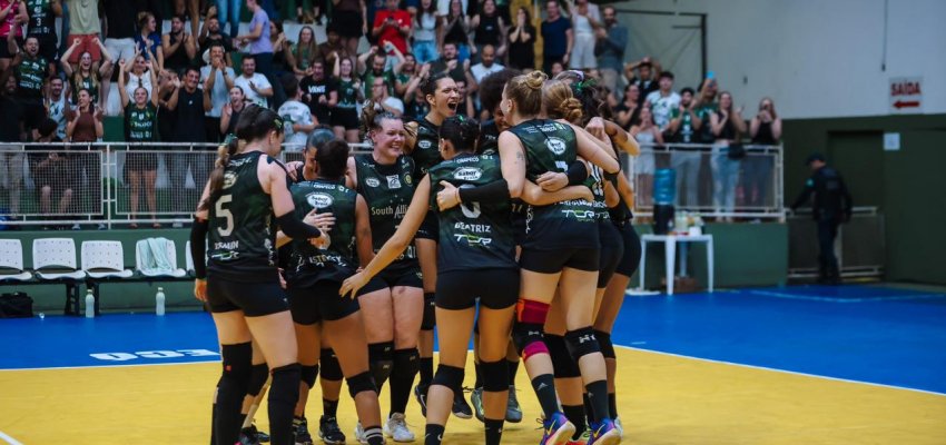 Prefeitura de Chapec&oacute;/ACV/Unoesc vence batalha contra o Pinheiros e se aproxima da elite do v&ocirc;lei 