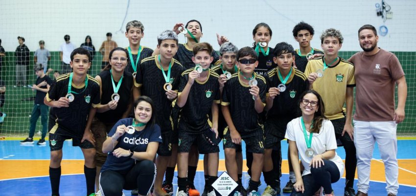 Futsal 12 a 14 dos JESC em Chapec&oacute; re&uacute;ne 30 equipes e consagra Cyro Sosnoski campe&atilde;o