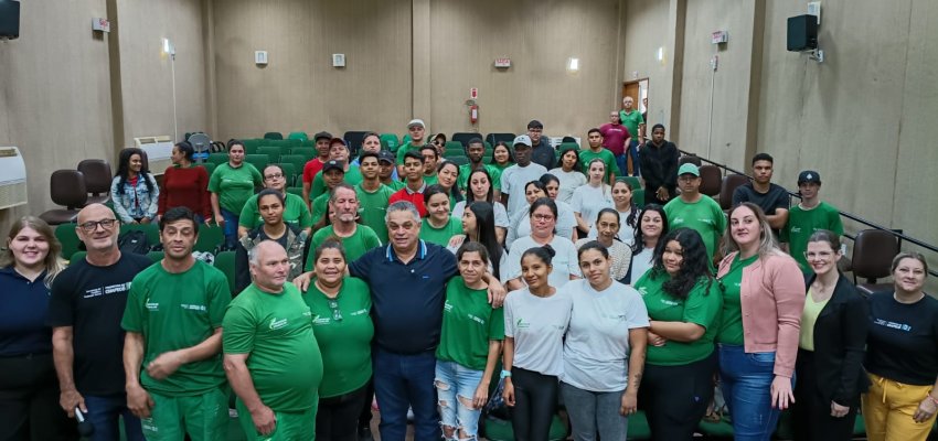 Programa Frentes de Trabalho da Prefeitura de Chapec&oacute; atende 54 bolsistas