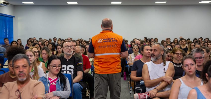 Prefeitura de Chapec&oacute; realiza treinamento de seguran&ccedil;a para ambiente escolar