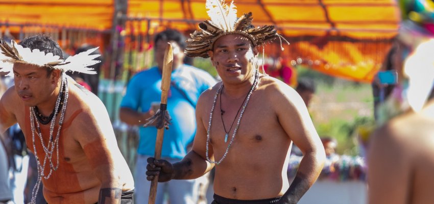 Programa&ccedil;&atilde;o ind&iacute;gena re&uacute;ne cultura e educa&ccedil;&atilde;o local