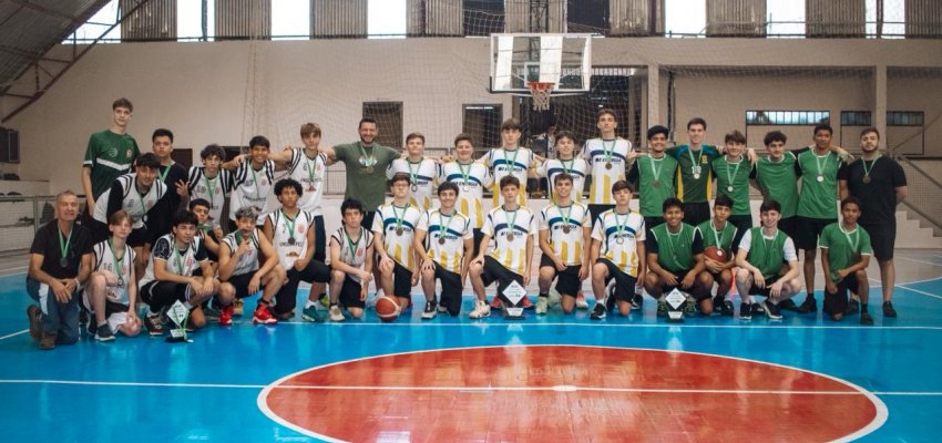 Col&eacute;gio Energia &eacute; campe&atilde;o do basquete masculino 15-17 dos JESC