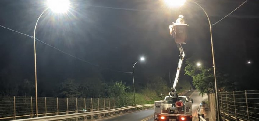 Prefeitura revisa ilumina&ccedil;&atilde;o do Contorno Vi&aacute;rio Oeste e Acesso Florenal Ribeiro