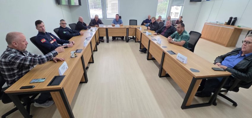 Defesa Civil de Chapec&oacute; realiza primeira reuni&atilde;o na Sala de Crise