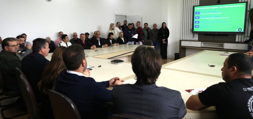 Prefeitura lan&ccedil;a o Contrata Mais Chapec&oacute;, voltado para as microempresas