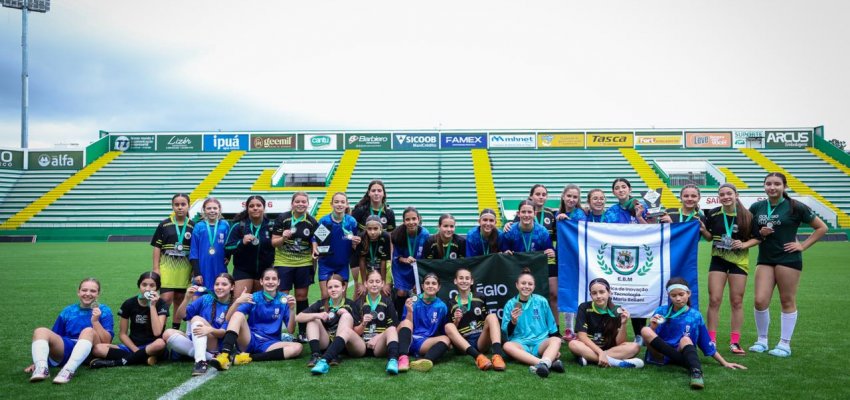 Unochapec&oacute; e Logos&oacute;fico vencem a etapa municipal do Campeonato Catarinense Escolar de Futebol