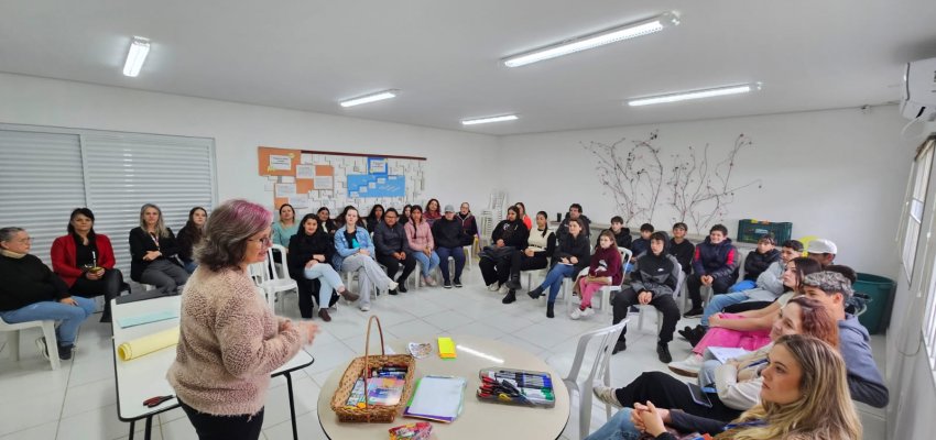 Equipes dos CRAS realizam conferencias dos diretos da crian&ccedil;a e do adolescente