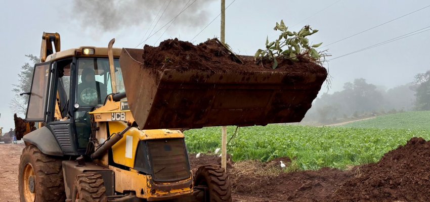 Prefeitura de Chapec&oacute; realiza manuten&ccedil;&atilde;o de estradas do interior