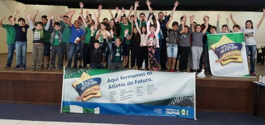 Alunos do Projeto Atleta do Futuro participam de evento de Xadrez